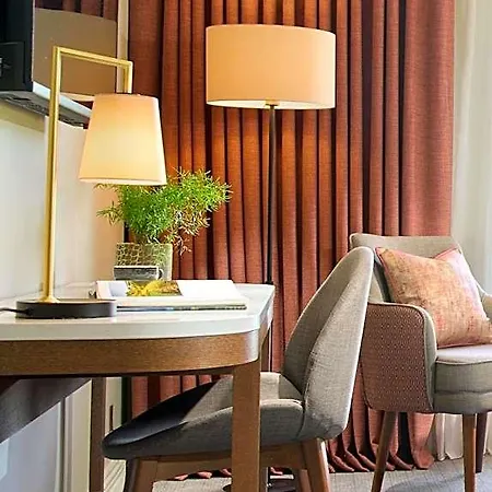Tulfarris And Golf Hotel